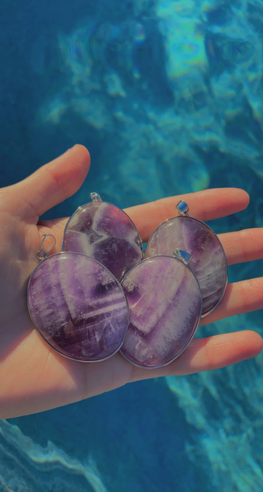 Chevron Amethyst Round Cab Pendent