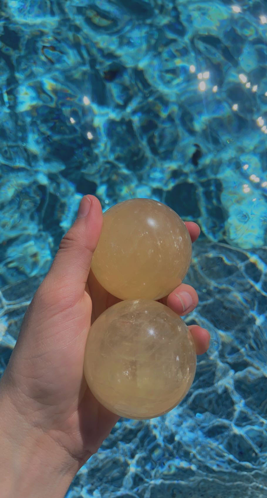 Random Honey Calcite Spheres